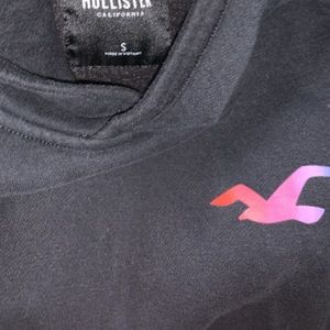 Hollister, American Eagle, Vineyard Vines clothes.